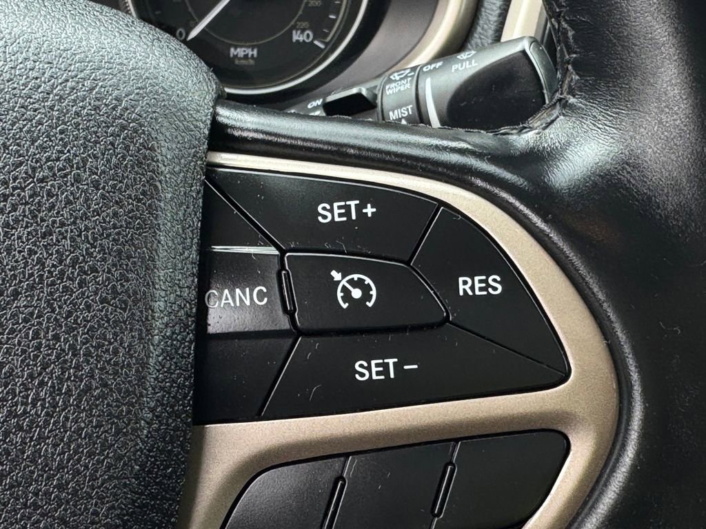 Used 2014 Jeep Cherokee Limited AWD/4WD image 30