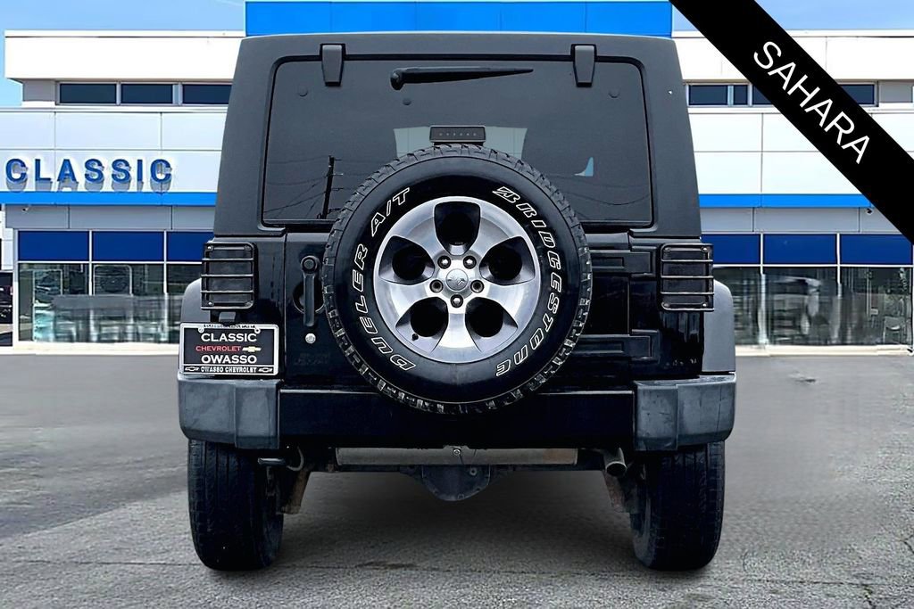 Used 2016 Jeep Wrangler Unlimited Sahara w/ Connectivity Group image 6