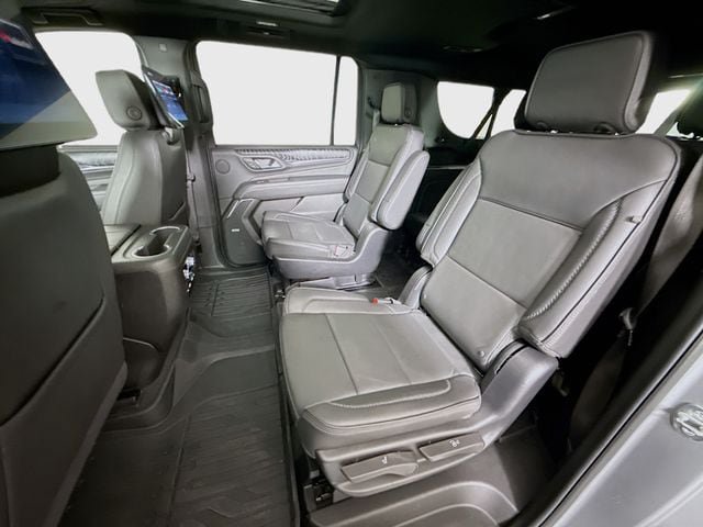 Used 2024 GMC Yukon XL Denali AWD/4WD image 26