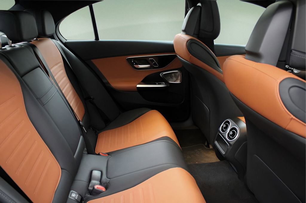 Used 2024 Mercedes-Benz C 300 Sedan image 25