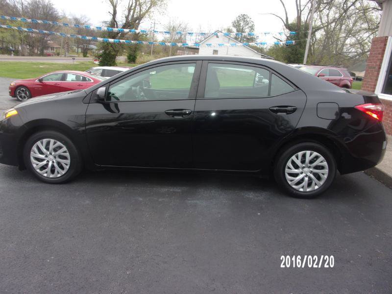 Used 2018 Toyota Corolla LE image 6
