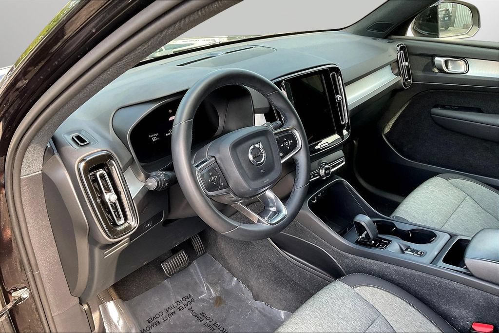 Used 2024 Volvo XC40 B5 Core AWD/4WD image 17