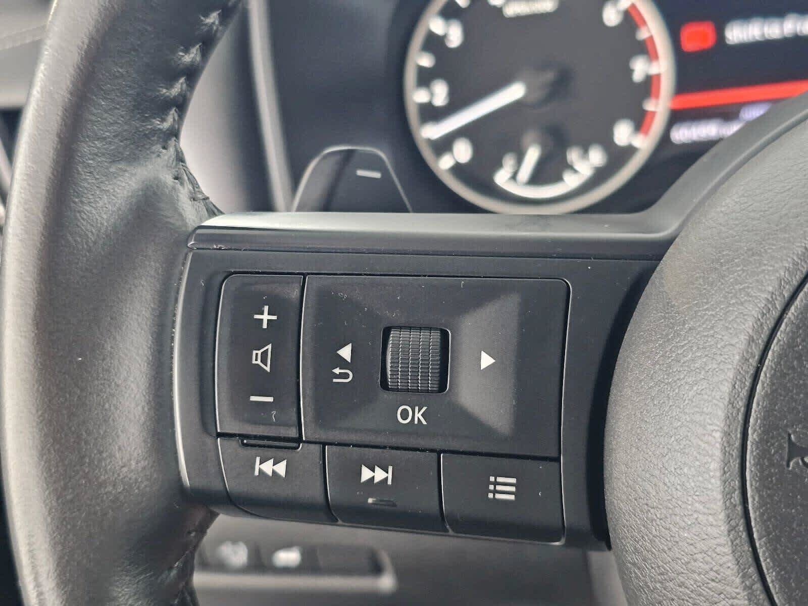 Used 2024 Nissan Rogue SV w/ SV Premium Package AWD/4WD image 28