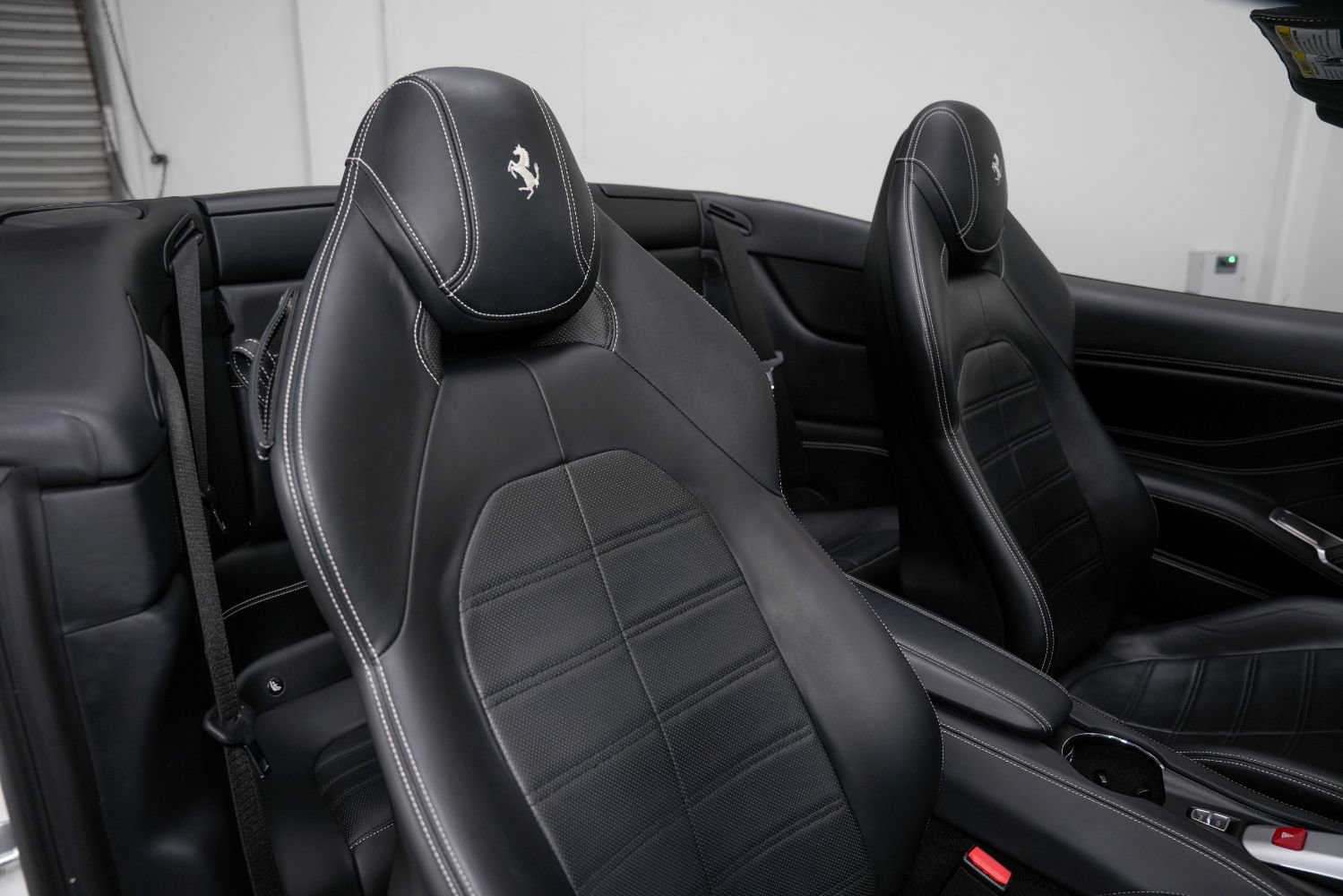Used 2016 Ferrari California T RWD image 29