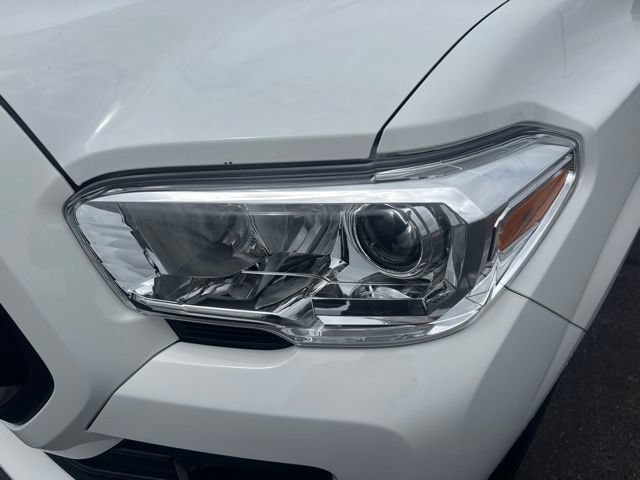 Used 2022 Toyota Tacoma SR w/ SR Convenience Package RWD image 9