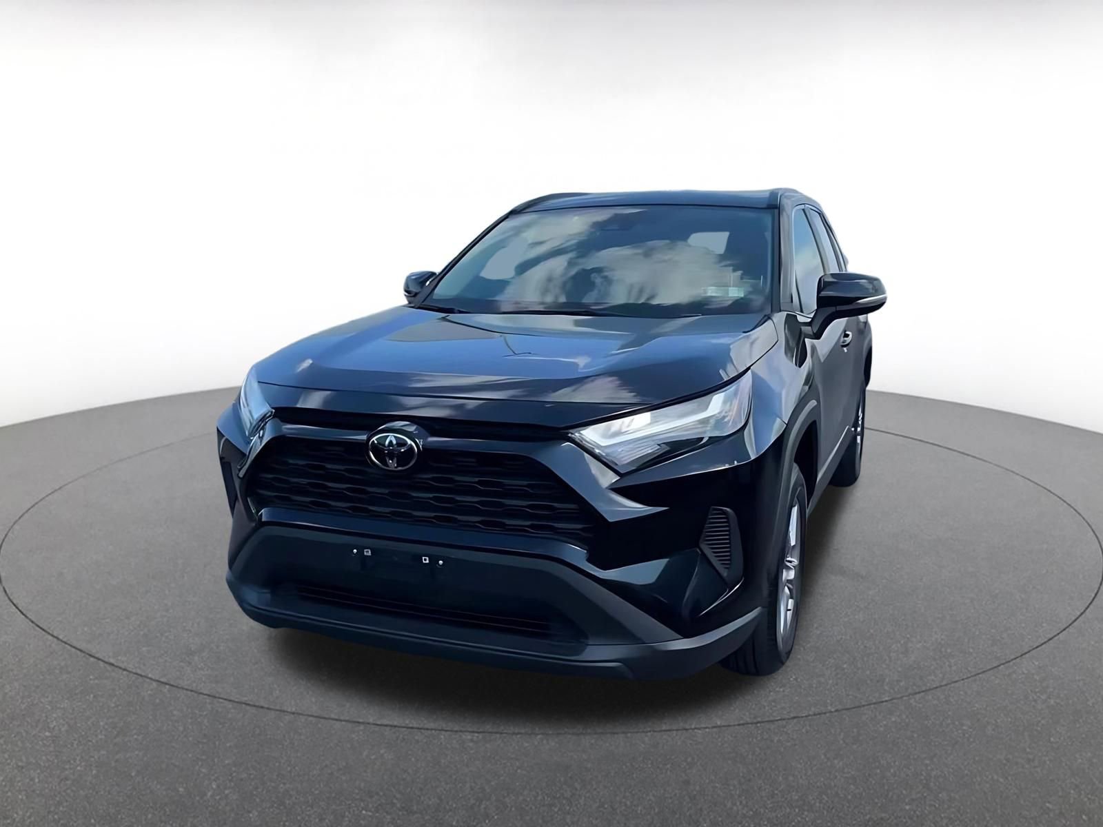 Used 2025 Toyota RAV4 XLE w/ Weather Package image 6