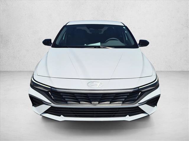 Certified 2025 Hyundai Elantra SEL FWD image 2