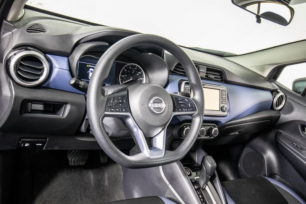 Used 2025 Nissan Versa SV FWD image 16