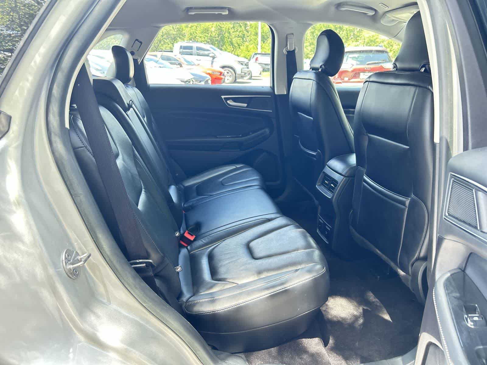 Used 2019 Ford Edge Titanium FWD image 13