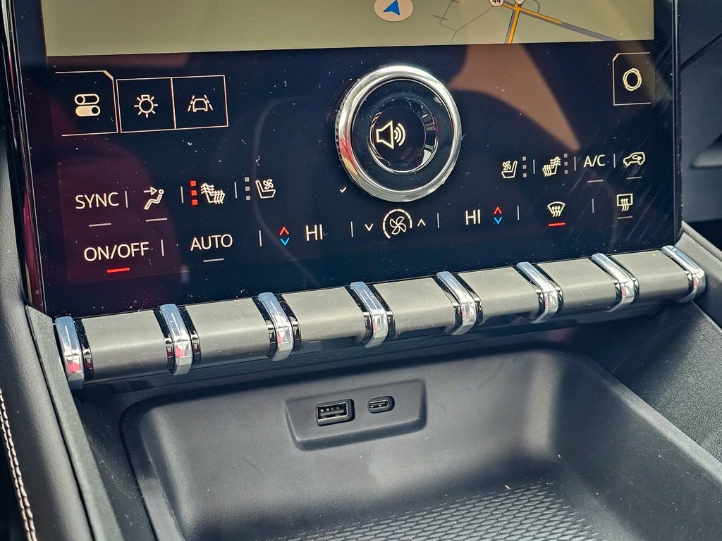 New 2026 GMC Terrain Denali w/ LPO, Floor Liner Package image 28