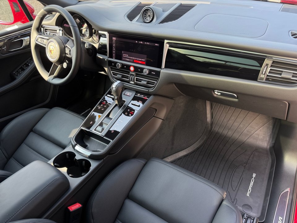 New 2026 Porsche Macan Turbo AWD/4WD image 18