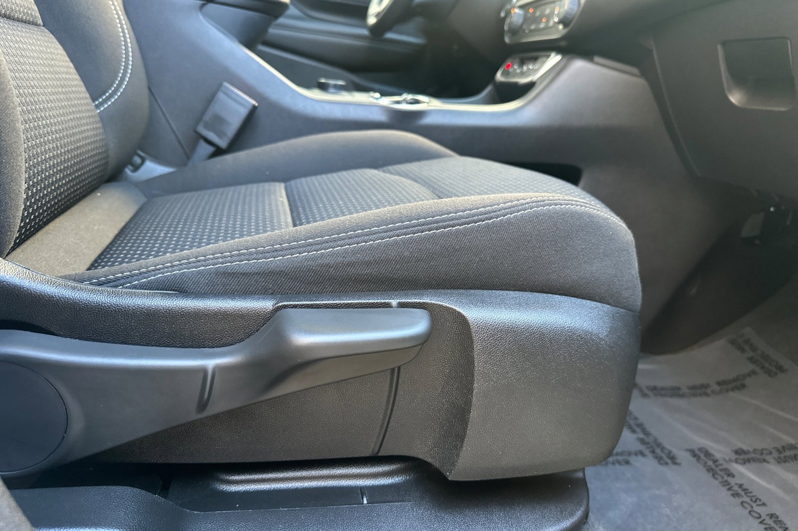 Used 2024 GMC Terrain SLE image 23