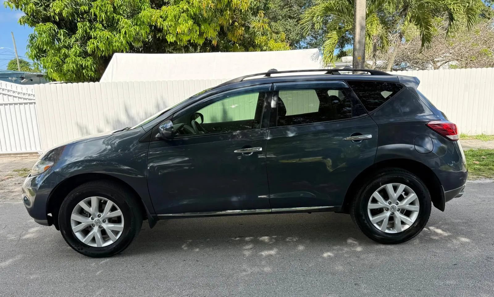 Used 2013 Nissan Murano SV w/ Value Pkg FWD image 3