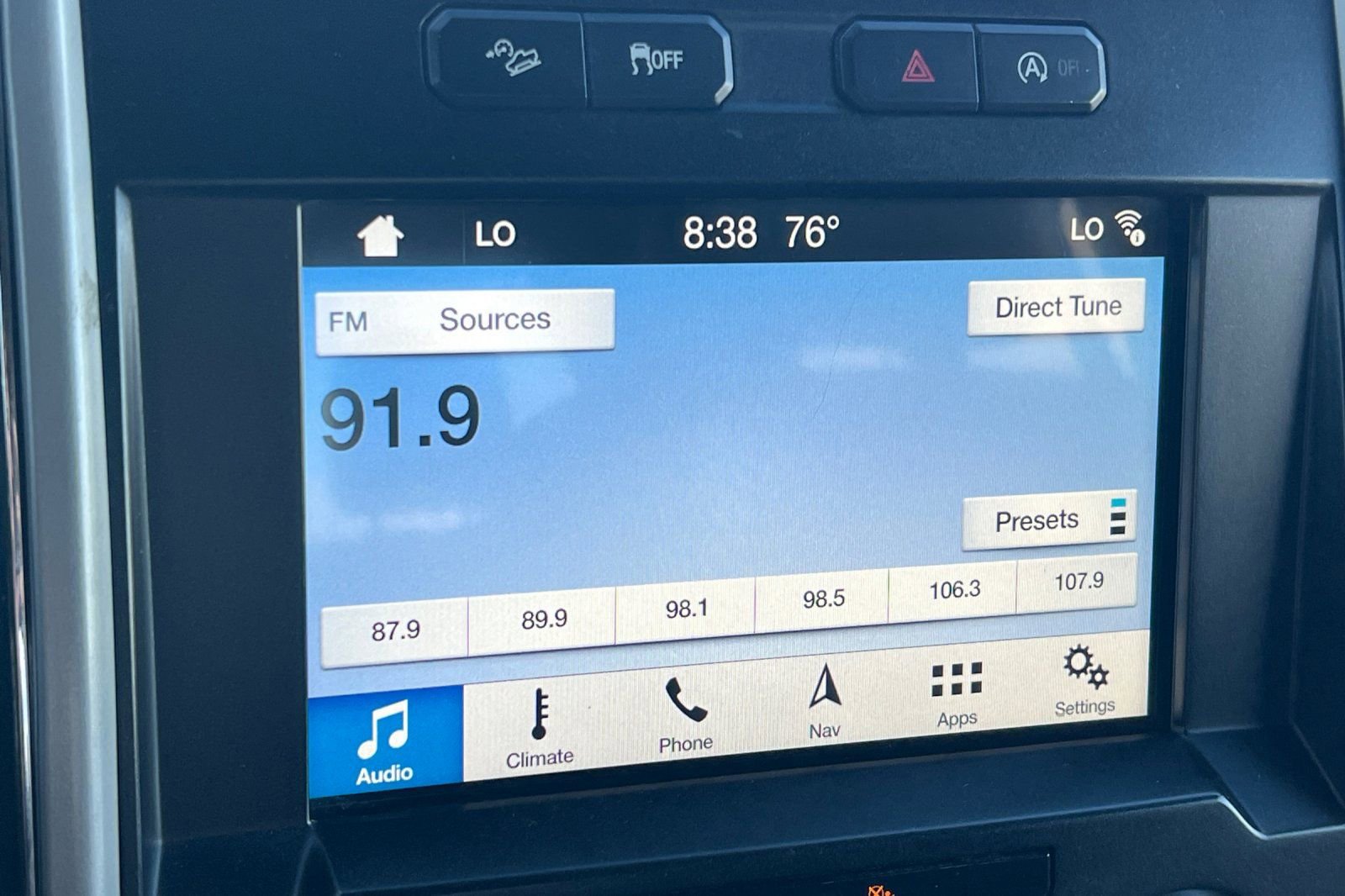 Used 2018 Ford F150 Lariat w/ Equipment Group 502A Luxury image 17