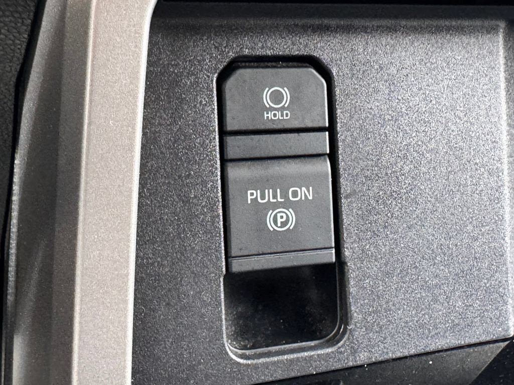 Used 2022 Toyota Tundra SR5 AWD/4WD image 27