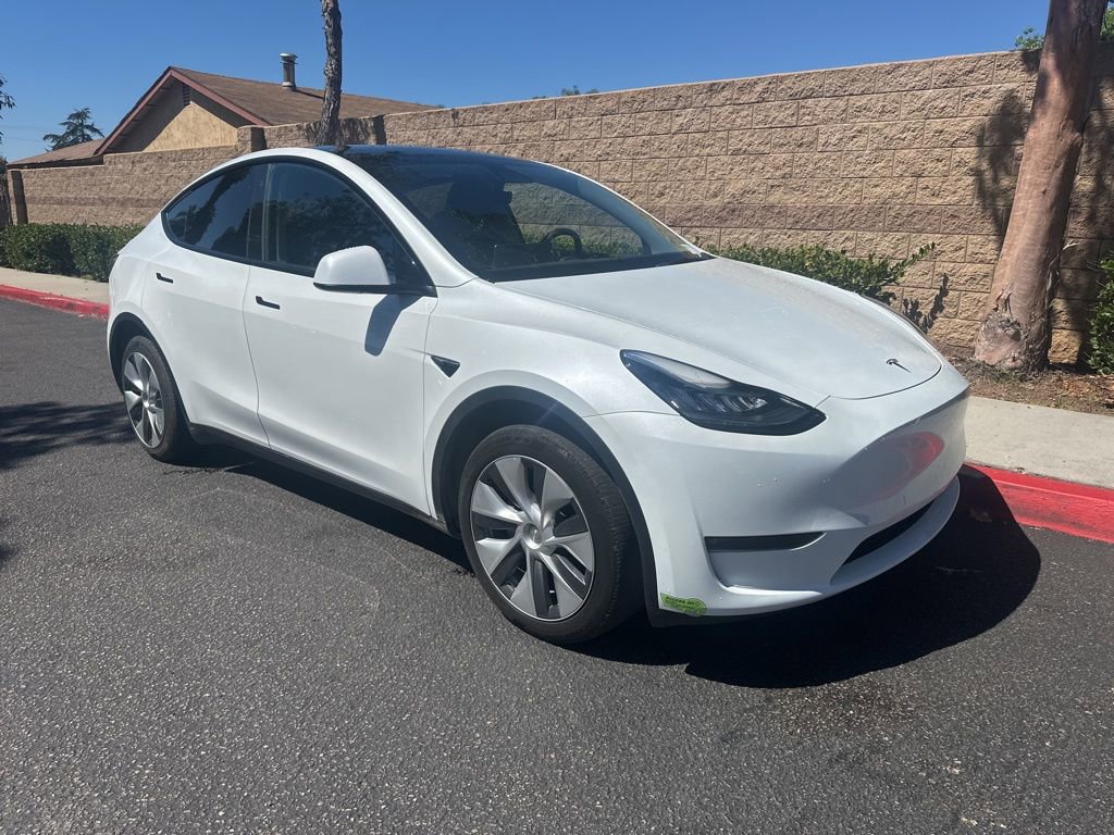 Used 2023 Tesla Model Y Long Range image 2