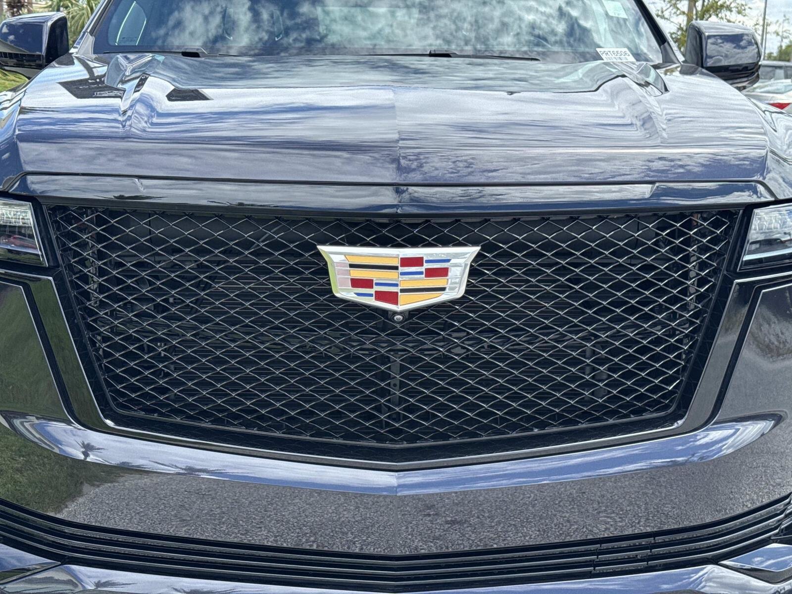 Used 2024 Cadillac Escalade Sport Platinum w/ Heavy-Duty Trailer Package AWD/4WD image 8