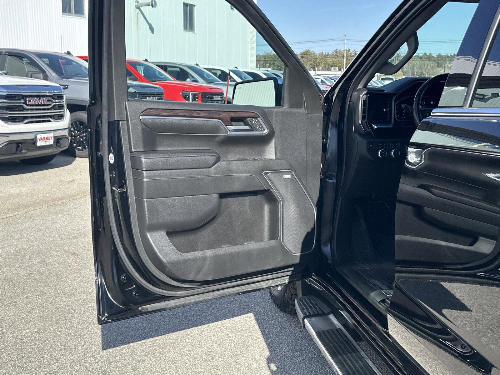 Used 2022 GMC Sierra 1500 SLT w/ SLT Premium Plus Package image 14