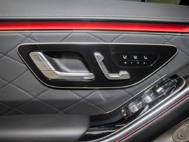 Certified 2023 Mercedes-Benz S 580 4MATIC Sedan image 14