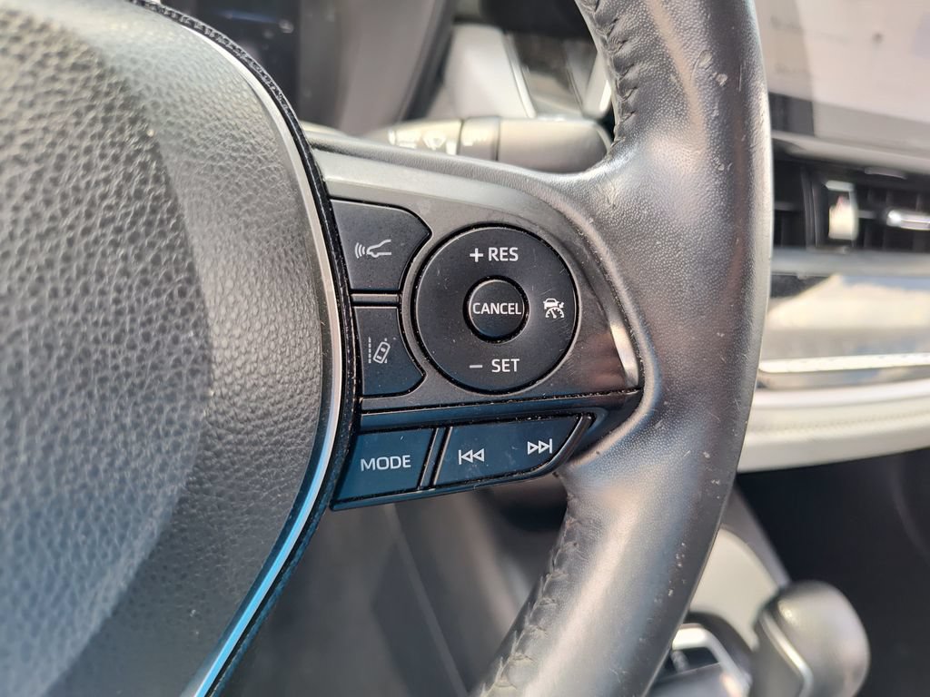 Used 2021 Toyota Corolla SE w/ SE Premium Package FWD image 25