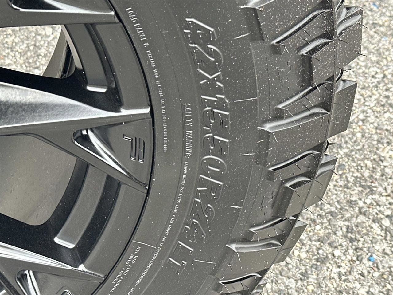 Used 2025 Jeep Gladiator Sport image 10