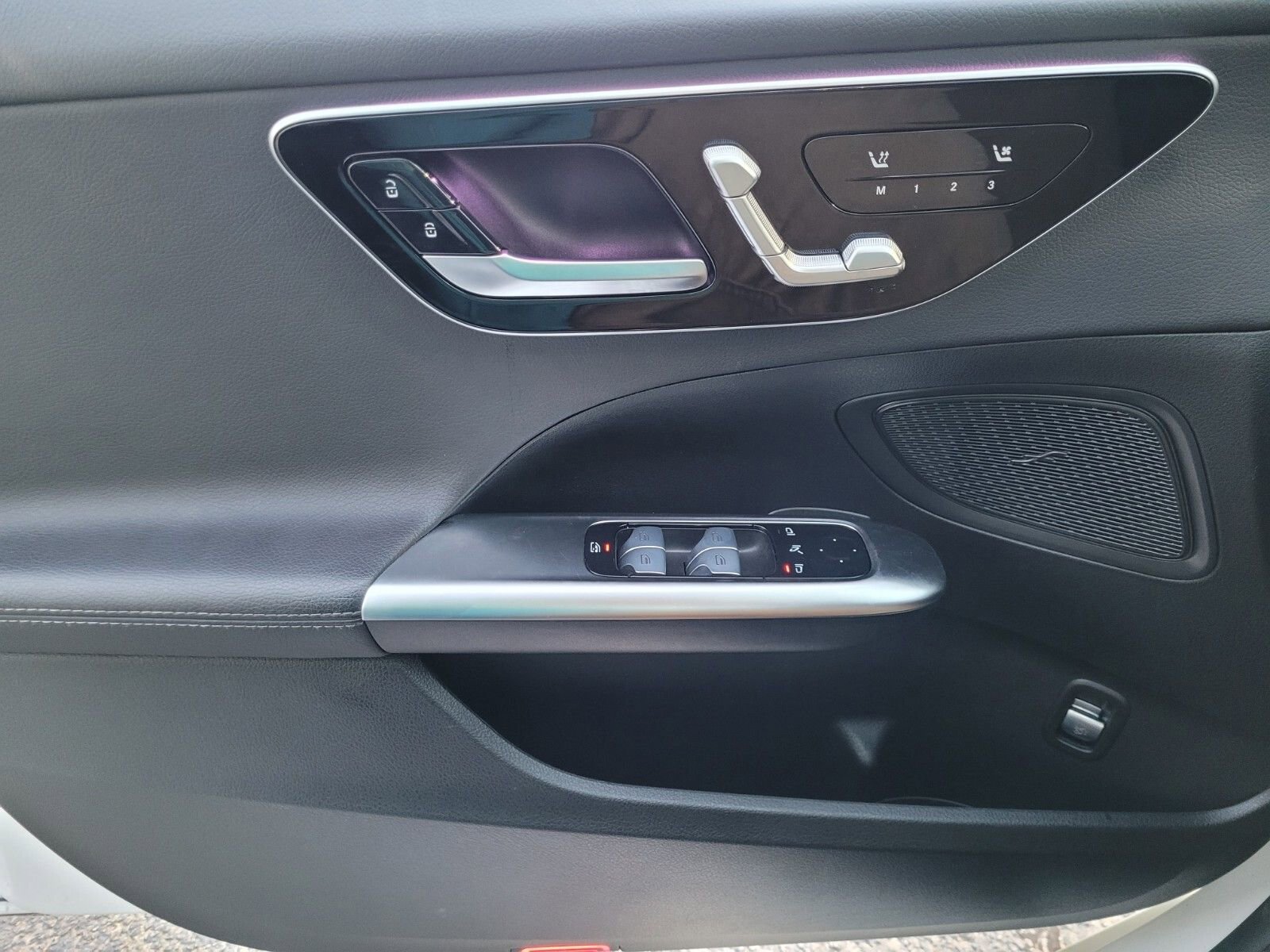 Used 2025 Mercedes-Benz C 300 Sedan image 21