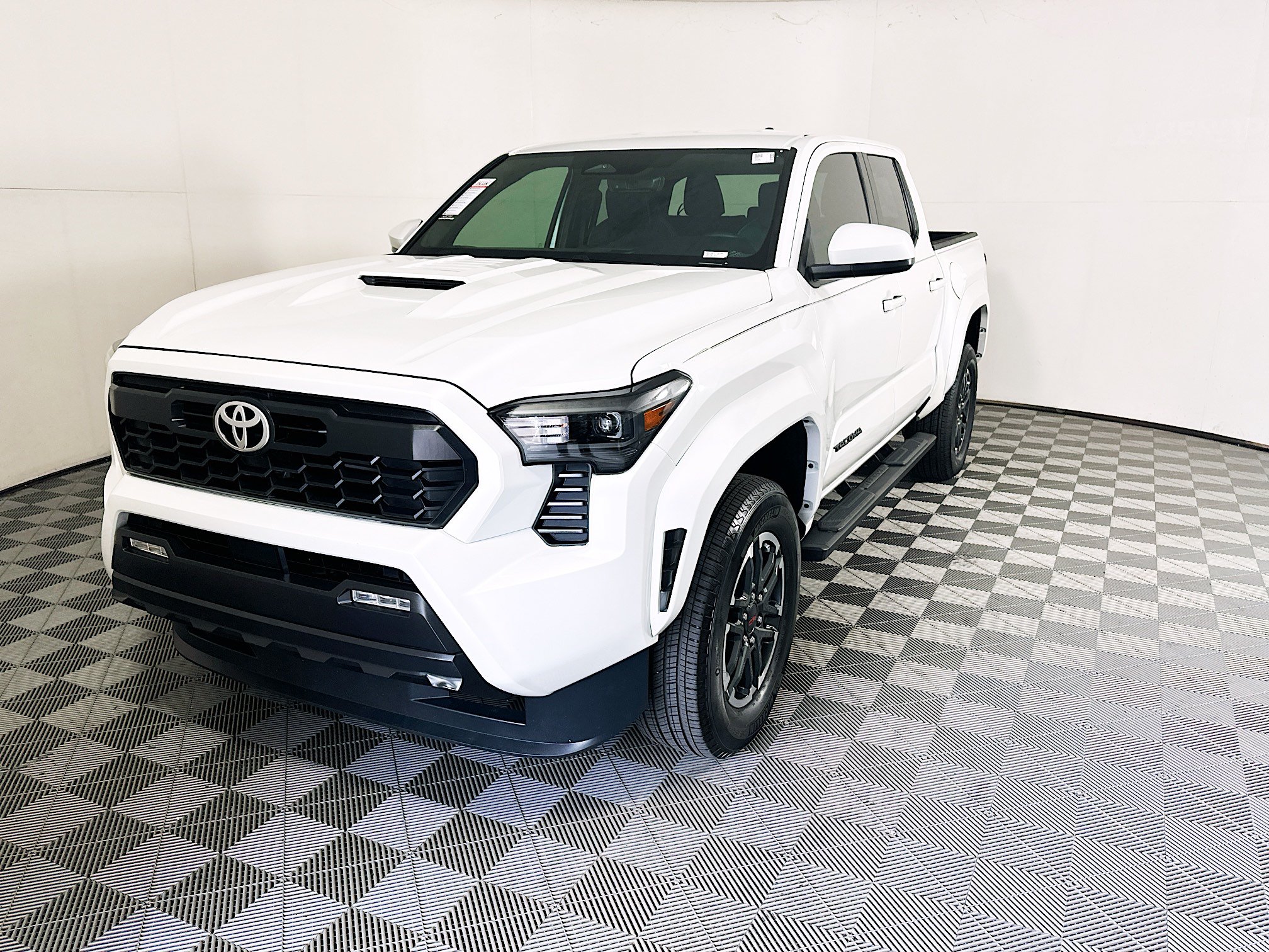 Used 2024 Toyota Tacoma TRD Sport RWD image 7