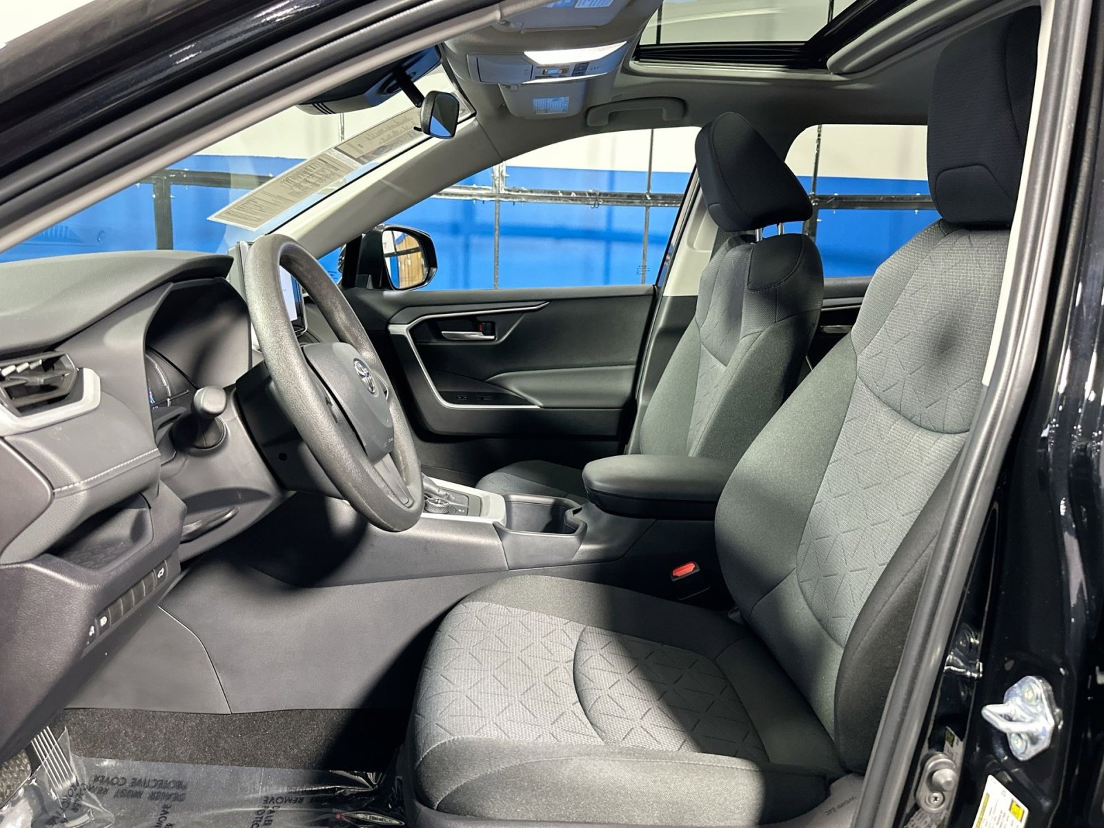 Used 2025 Toyota RAV4 XLE image 13