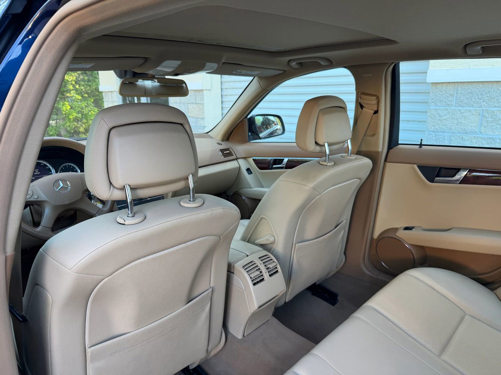 Used 2008 Mercedes-Benz C 300 Sedan image 38