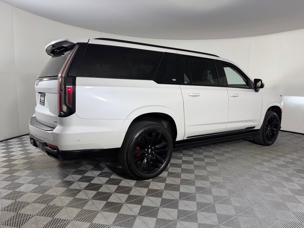Used 2022 Cadillac Escalade ESV Sport Platinum image 8