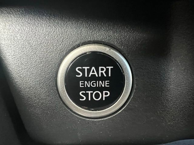 Used 2023 Nissan Rogue SV AWD/4WD image 16