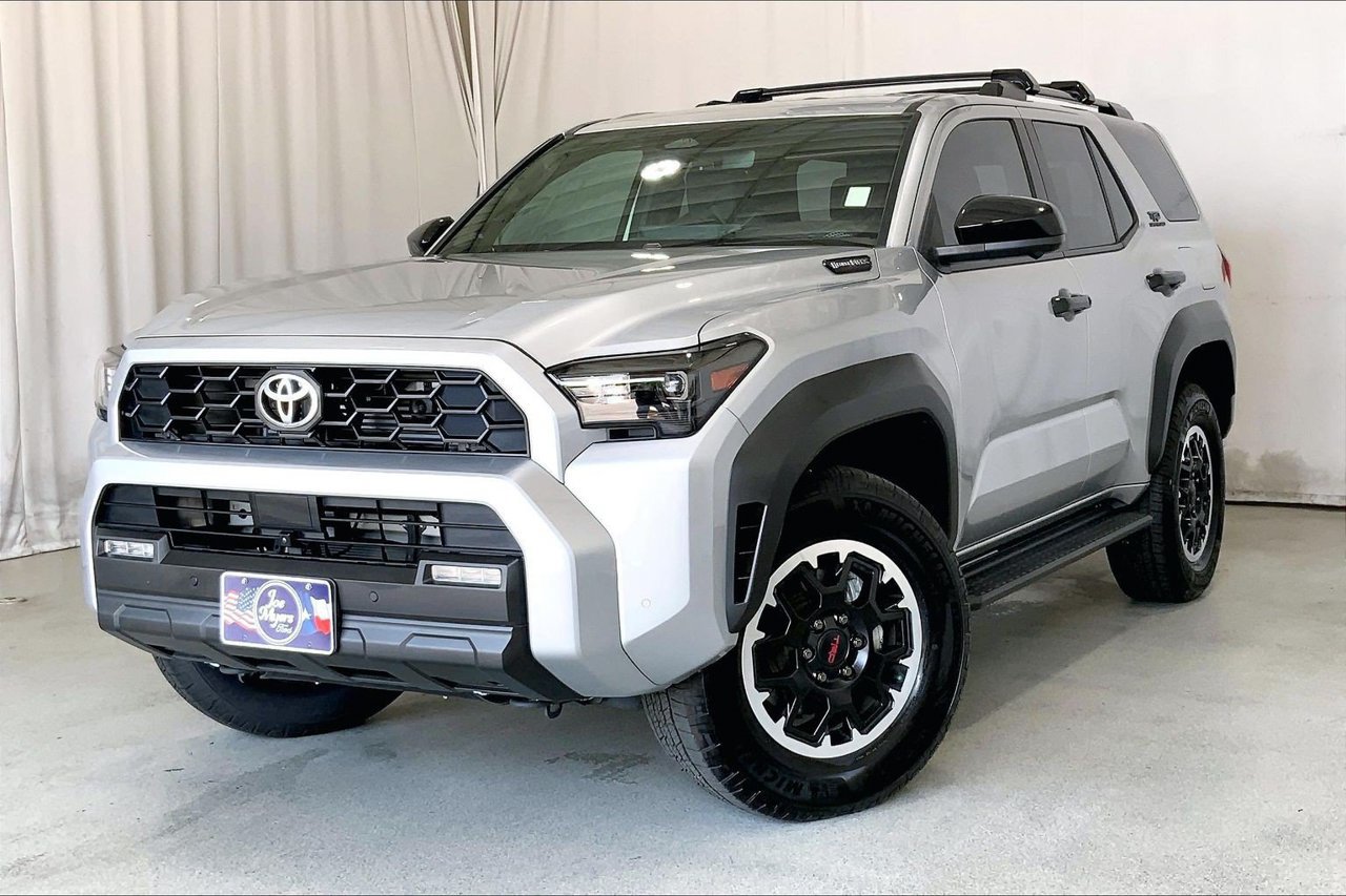 Used 2025 Toyota 4Runner TRD Off-Road Premium AWD/4WD image 12