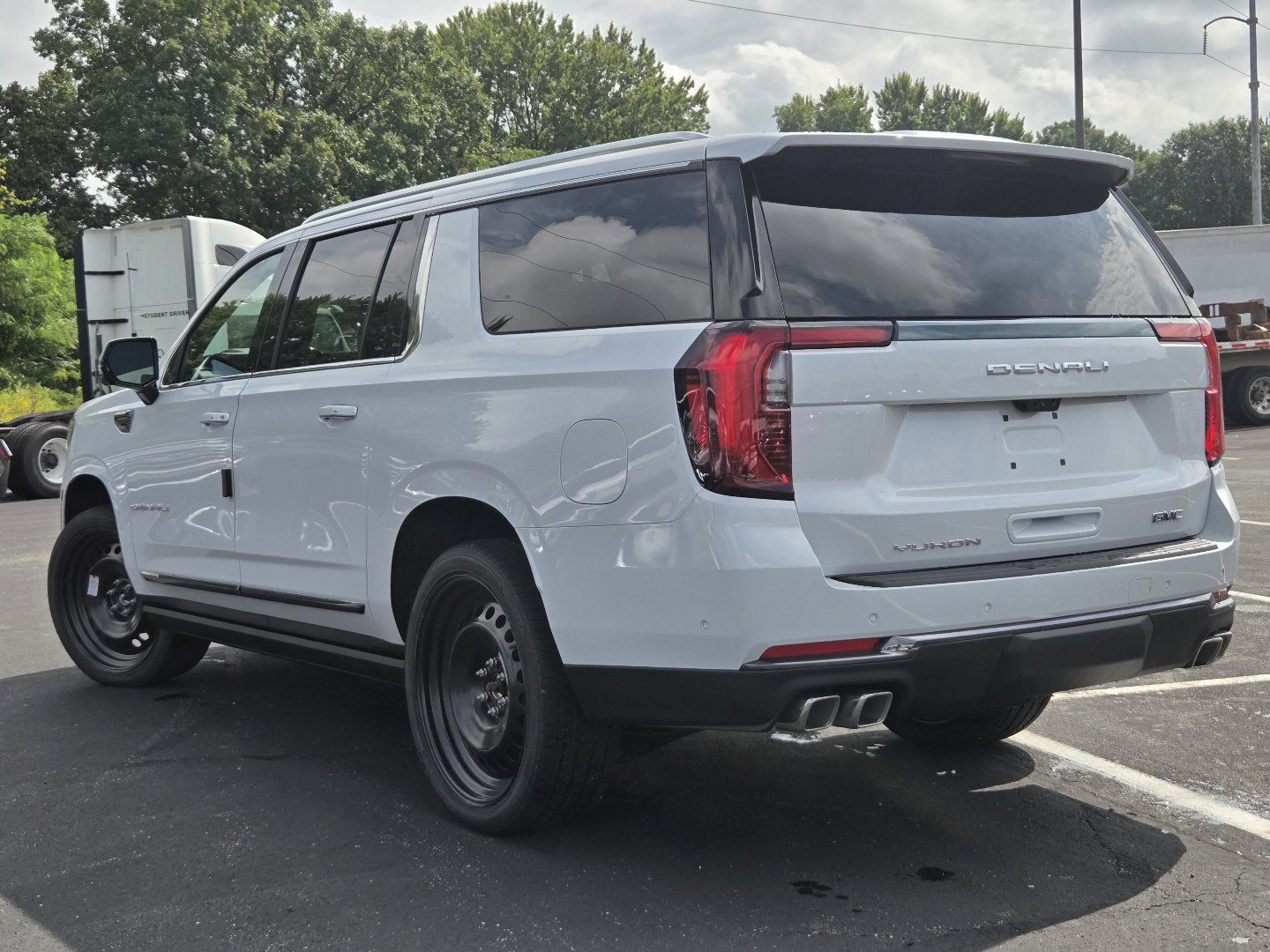 New 2026 GMC Yukon XL Denali Ultimate AWD/4WD image 18