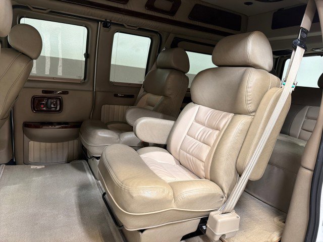 Used 2014 GMC Savana 1500 image 26