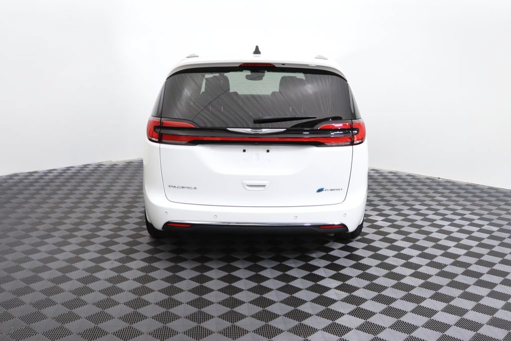 Used 2024 Chrysler Pacifica Limited FWD image 6