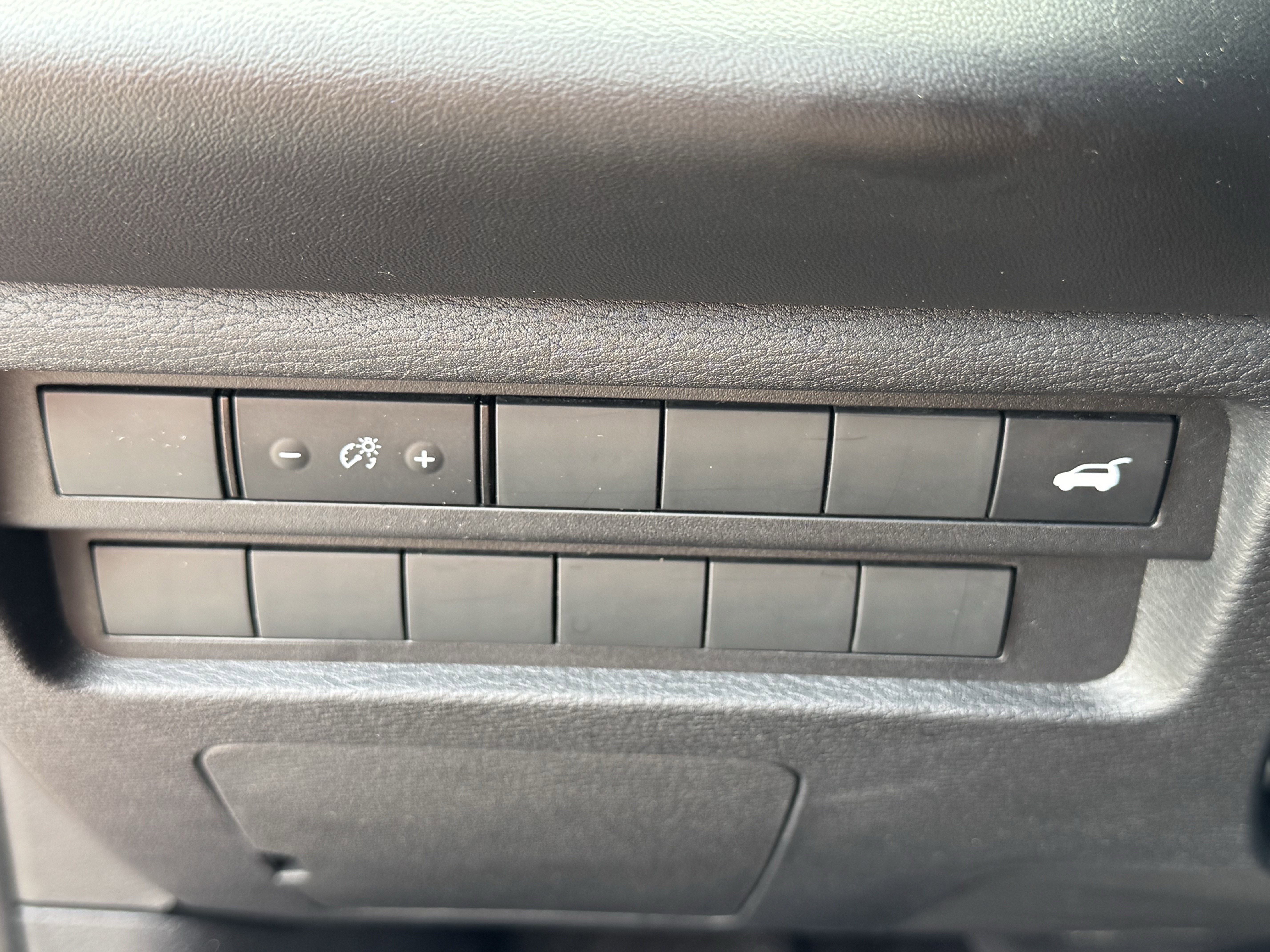 Used 2025 Mitsubishi Outlander SE FWD image 25