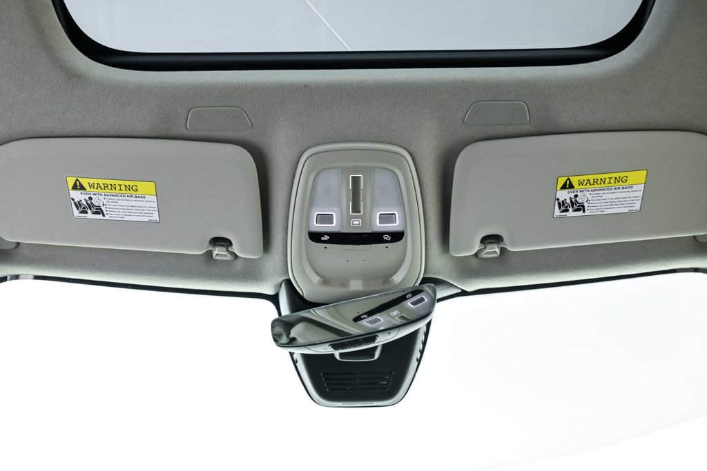 Certified 2025 Volvo XC40 B5 Plus image 20