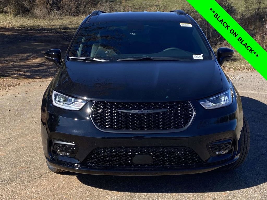 New 2026 Chrysler Pacifica Select w/ S Appearance Package image 32