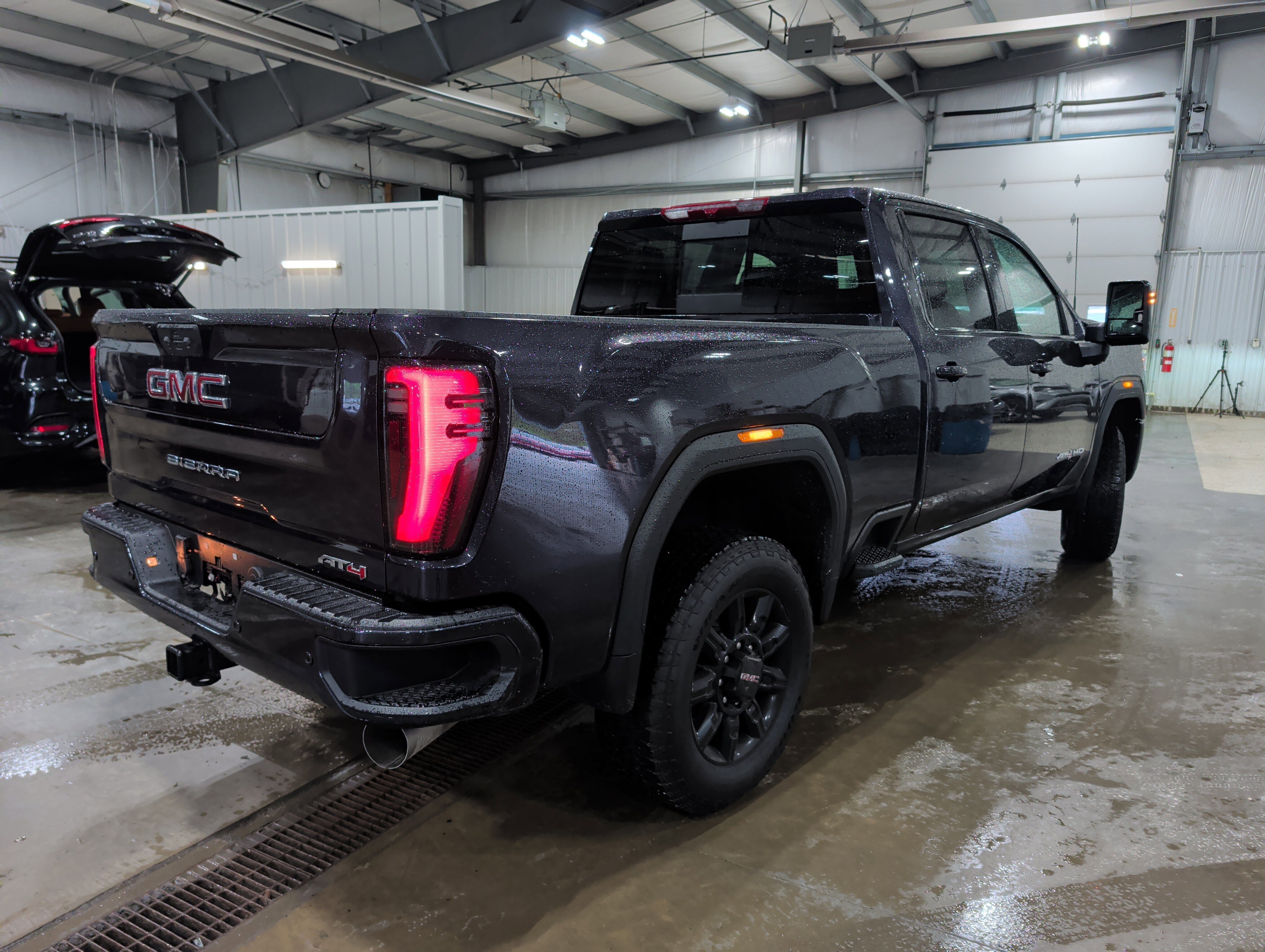 Used 2026 GMC Sierra 2500 AT4 AWD/4WD image 3