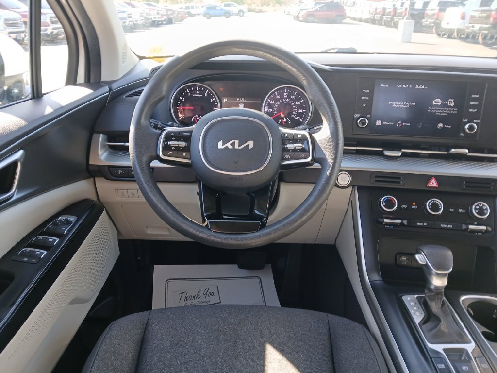 Used 2022 Kia Carnival LX FWD image 15