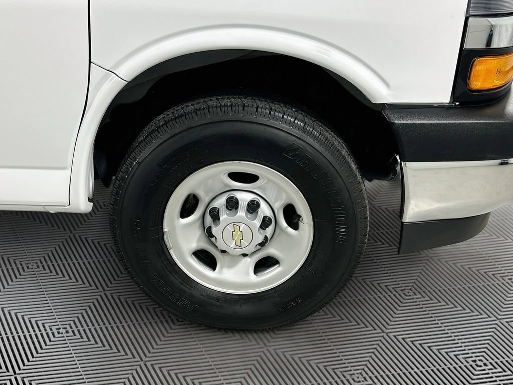 Used 2025 Chevrolet Express 2500 w/ Driver Convenience Package RWD image 21