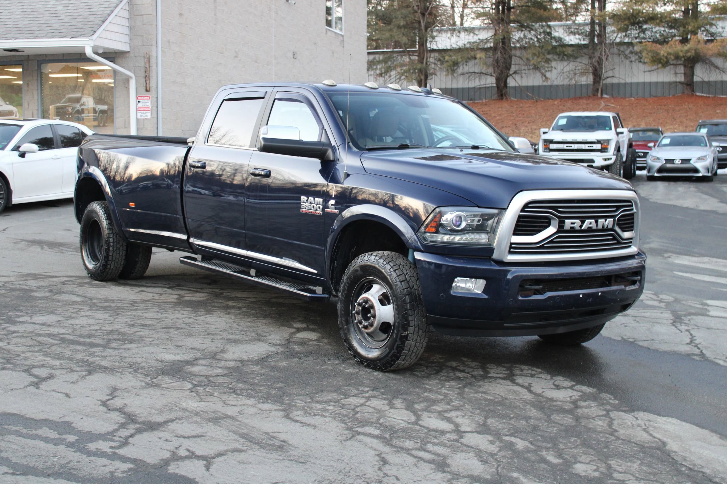 Used 2018 RAM 3500 Laramie Longhorn image 4
