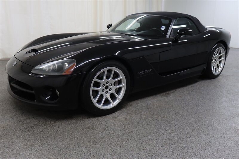 Used 2003 Dodge Viper SRT-10 RWD image 3
