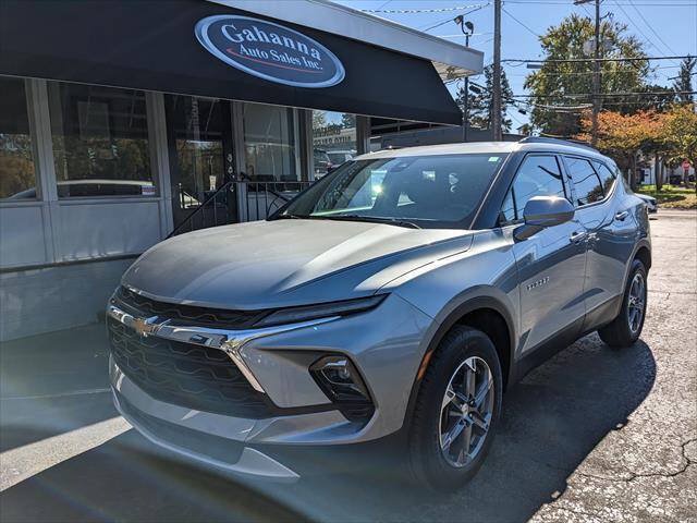 Used 2025 Chevrolet Blazer LT w/ Convenience Package FWD image 1