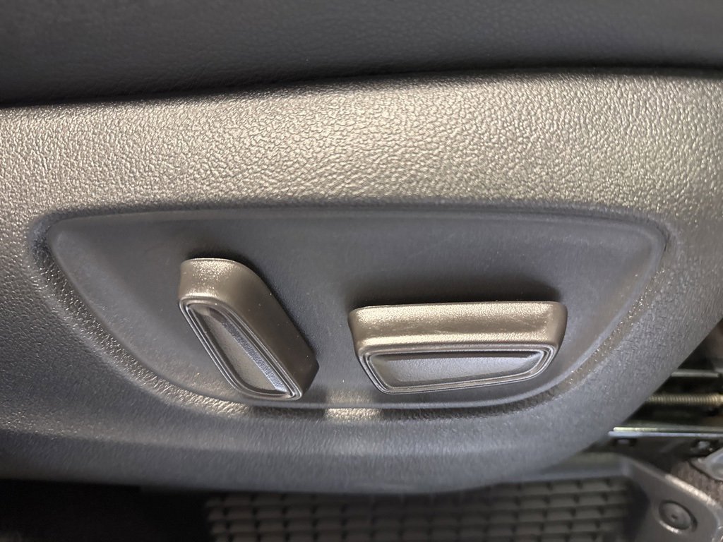 Used 2024 Toyota Sienna XSE image 31