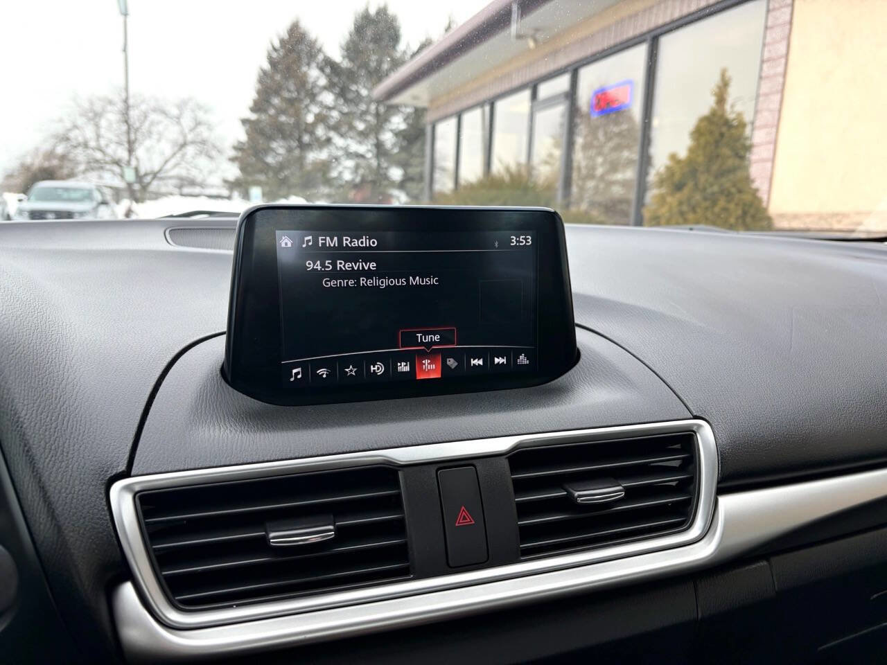 Used 2018 MAZDA MAZDA3 Sport w/ Preferred Equipment Package FWD image 23