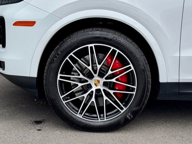 Certified 2024 Porsche Cayenne S image 11