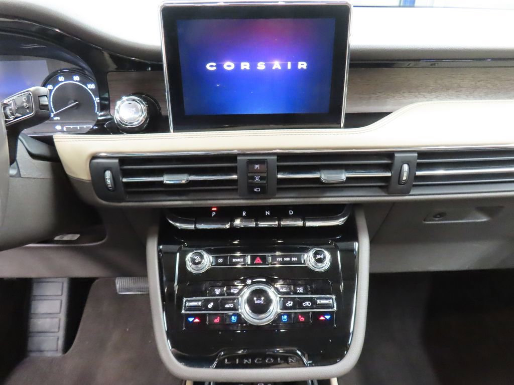 Used 2020 Lincoln Corsair Reserve AWD/4WD image 17