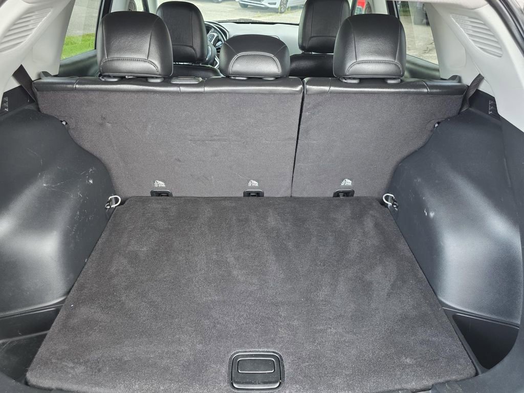 Used 2019 Jeep Compass Latitude FWD image 12