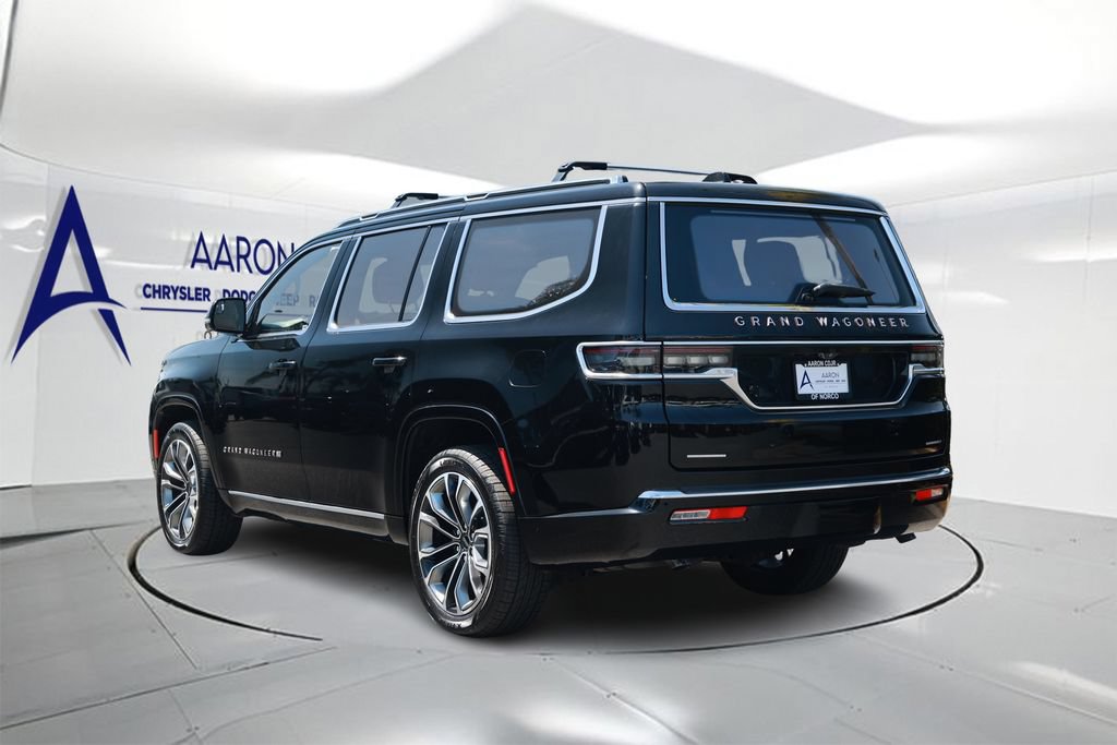 Used 2022 Jeep Grand Wagoneer Series III AWD/4WD image 2